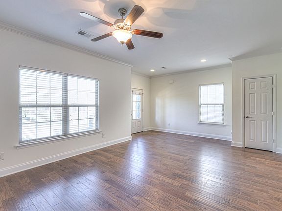 3rd image of 956 Innsbrooke Ave