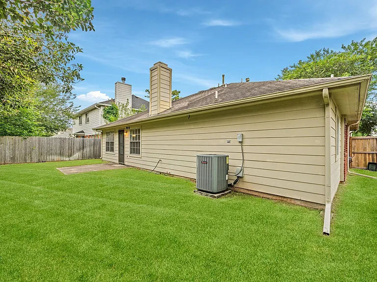 15007 Changing Oak Ridge Ct — Photo 28