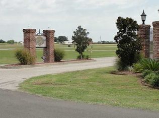 11432 Twin Oaks Cir, Maurice, LA 70555