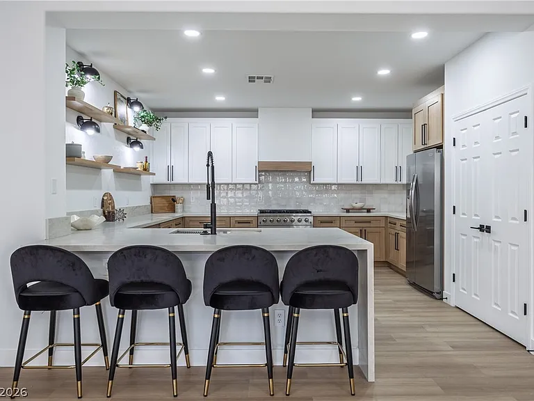 10982 Village Ridge Ln — Photo 4