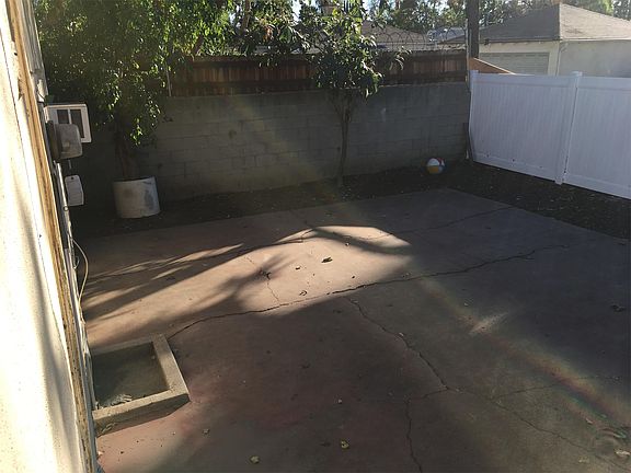 4th image of 6539 Woodley Ave