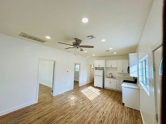 5th image of 2497 N Riverside Ave