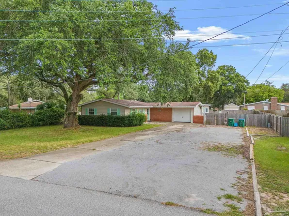 416 Norwich Dr, Gulf Breeze, FL 32561