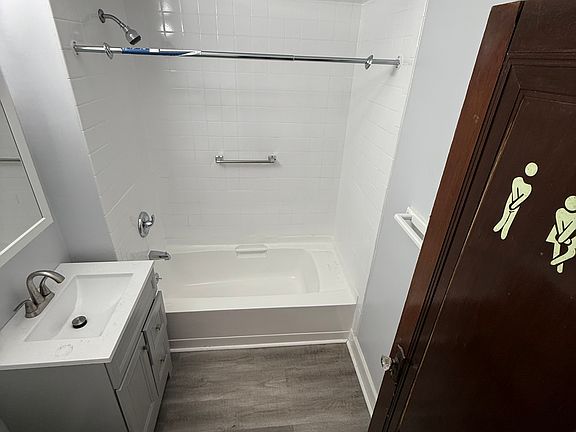 3rd image of 1147 E 174th St #Up