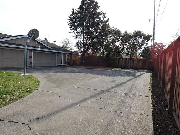 4th image of 2738 Hurley Way