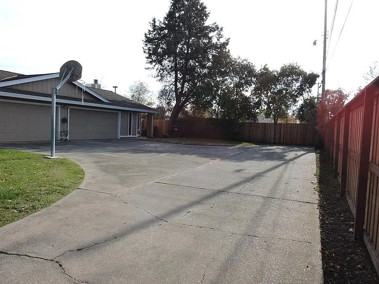 2738 Hurley Way — Photo 4