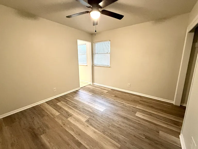 525 Cottonwood St — Photo 13