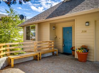 2008 SW Iowa St, Portland, OR 97239