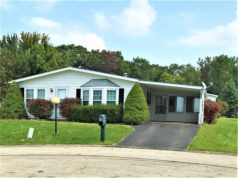 830 Clover Ln photo 1