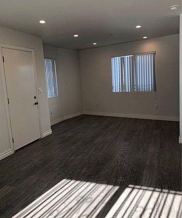 4th image of 1624 S Westmoreland Ave #1