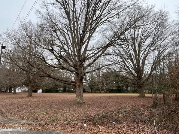 1 Corner Fairly & Lanoca Avenue, Laurinburg, NC 28352