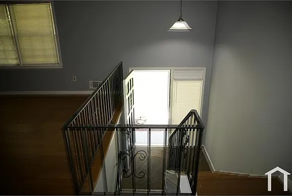 1303 Burbank Trl — Photo 8