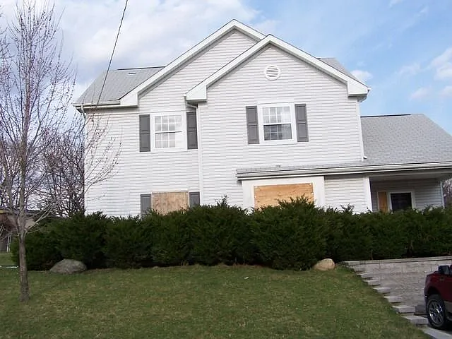 120 Blackburn St photo 1