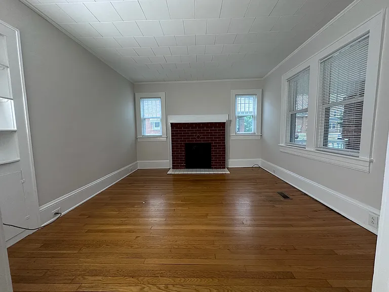 2818 Burton Ave NW — Photo 3