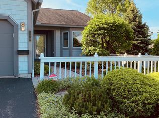 170 Summerhaven Dr S, East Syracuse, NY 13057