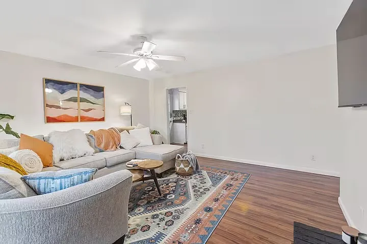 805 Horton Rd — Photo 3