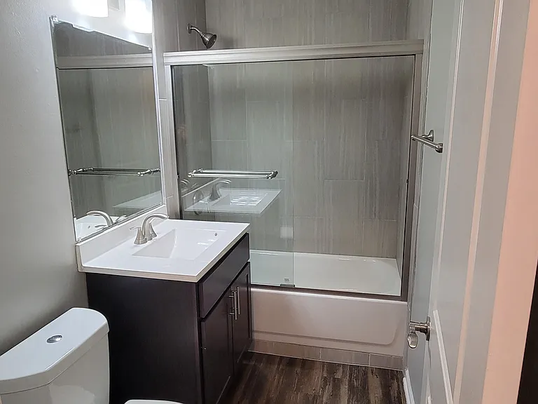 Lisle Station Apartments — Photo 28
