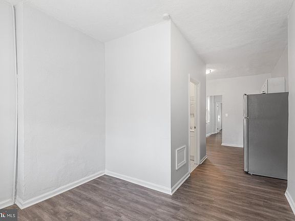 3rd image of 4829 Greenway Ave #1