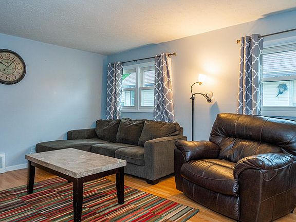 3rd image of 2512 Acorn Dr