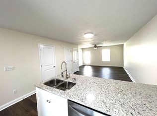 120 Bluebell Cir APT 1, Radcliff, KY 40160
