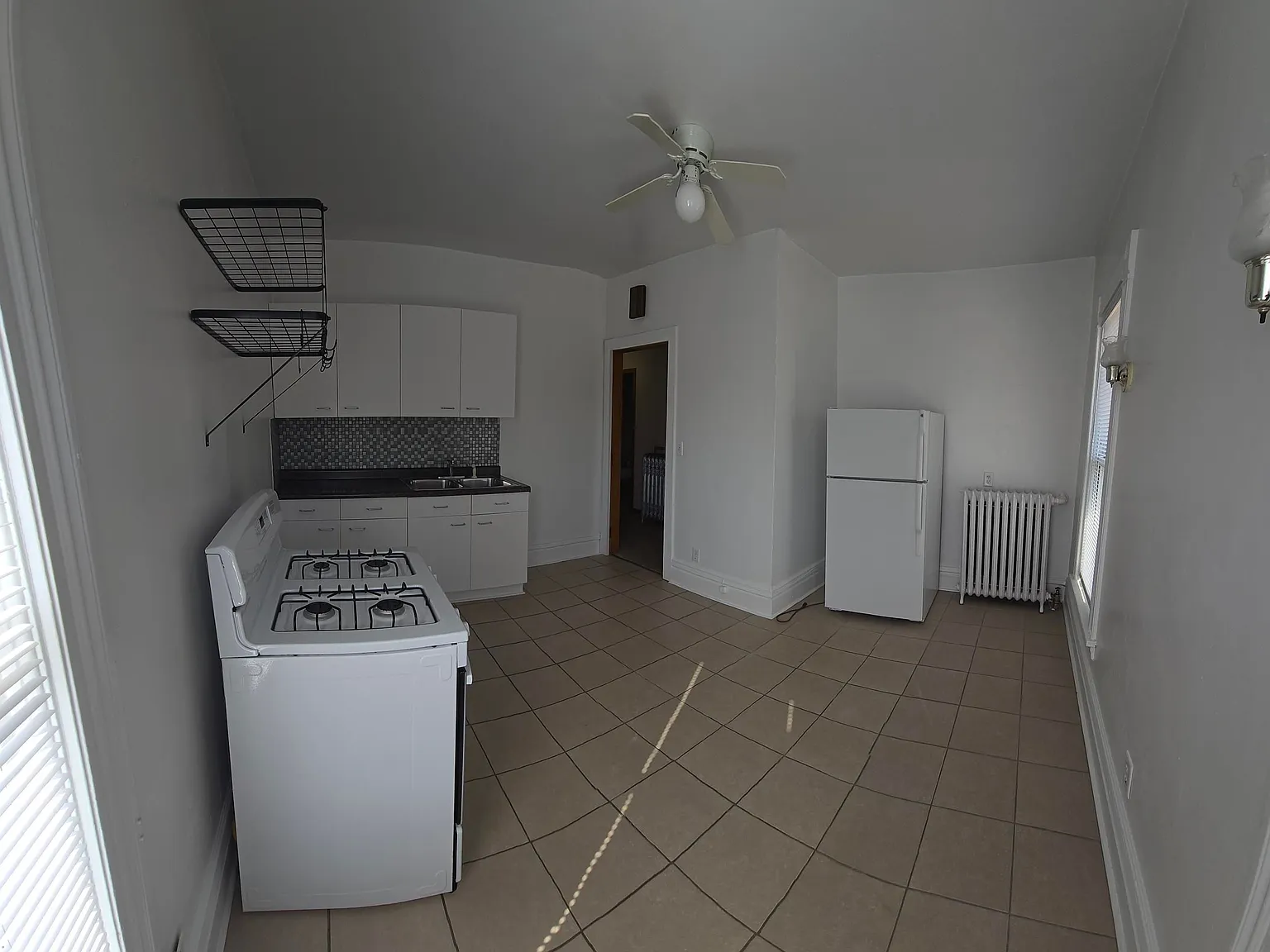 2 bed, 1200 sqft, $1,595 — Photo 1