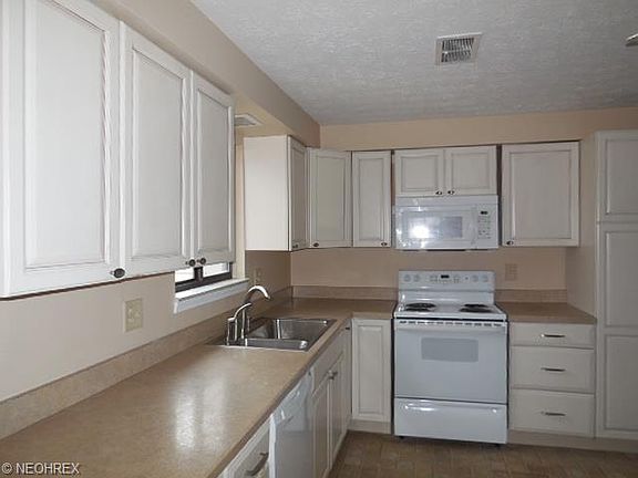 3rd image of 7378 Pine Ridge Ct #A23