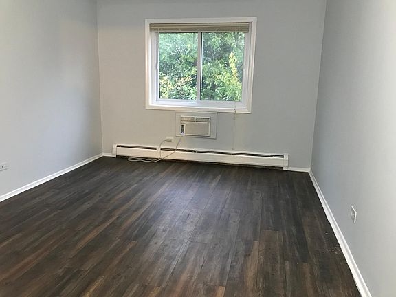 3rd image of 276 Shorewood Dr APT 2D