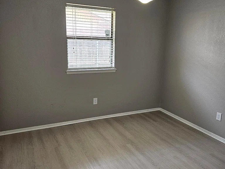 1029 Hunters Glen Cir — Photo 17