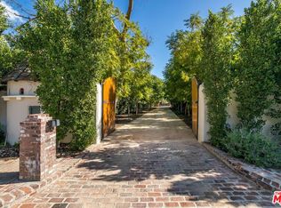 17407 Rancho St, Encino, CA 91316