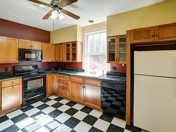 11th image of 1421 Arrington Rd