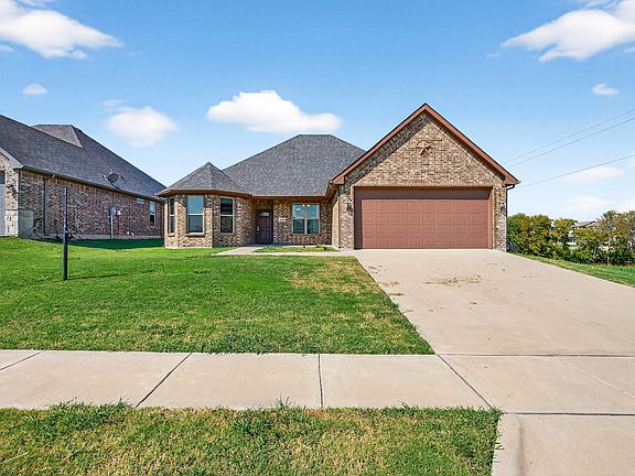 2nd image of 1020 Silverton Dr