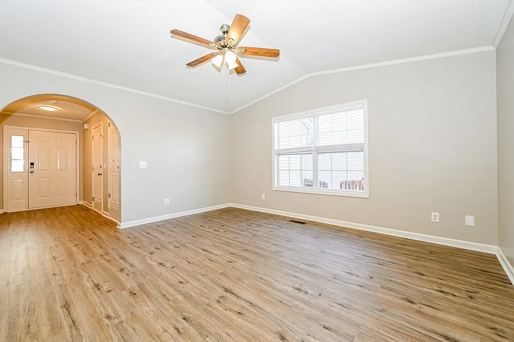 3 bed, 2.0 bath, 1772 sqft, $2,465 — Photo 4