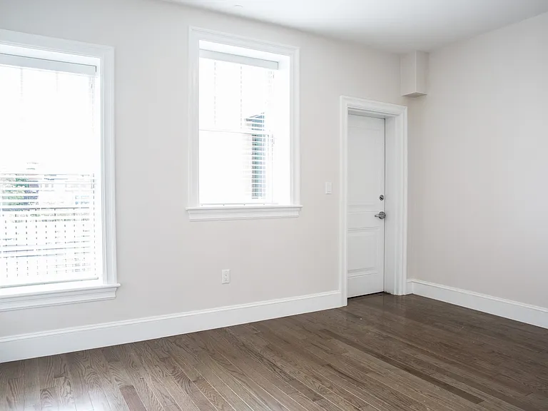 12 Harvard Ter #4 — Photo 10