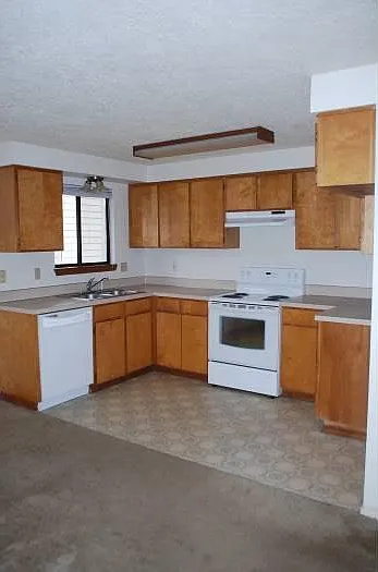 3 bed, 1261 sqft, $2,800 — Photo 4