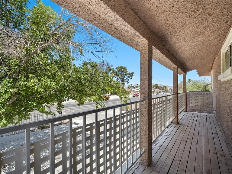 2571 Vegas Valley Dr — Photo 14