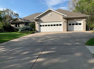 7000 Beaver Hollow Cir, Lincoln, NE 68516