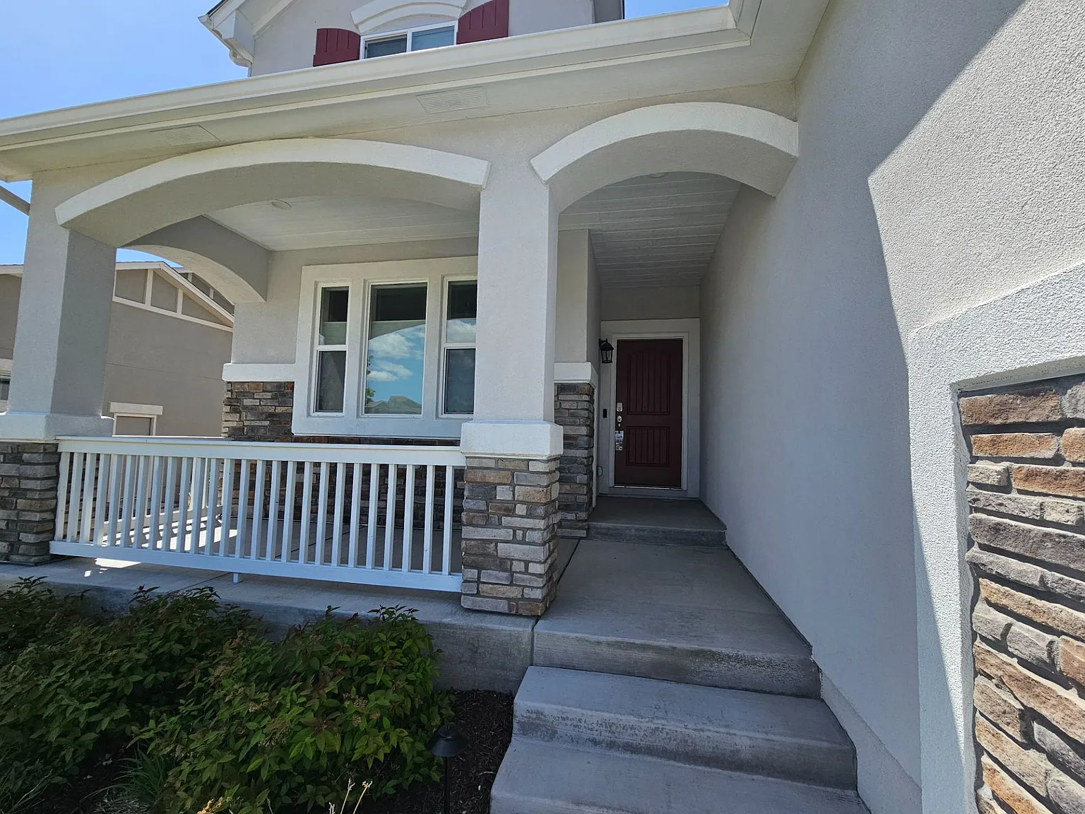 5 bed, 3.5 bath, 3331 sqft, $3,232 — Photo 2