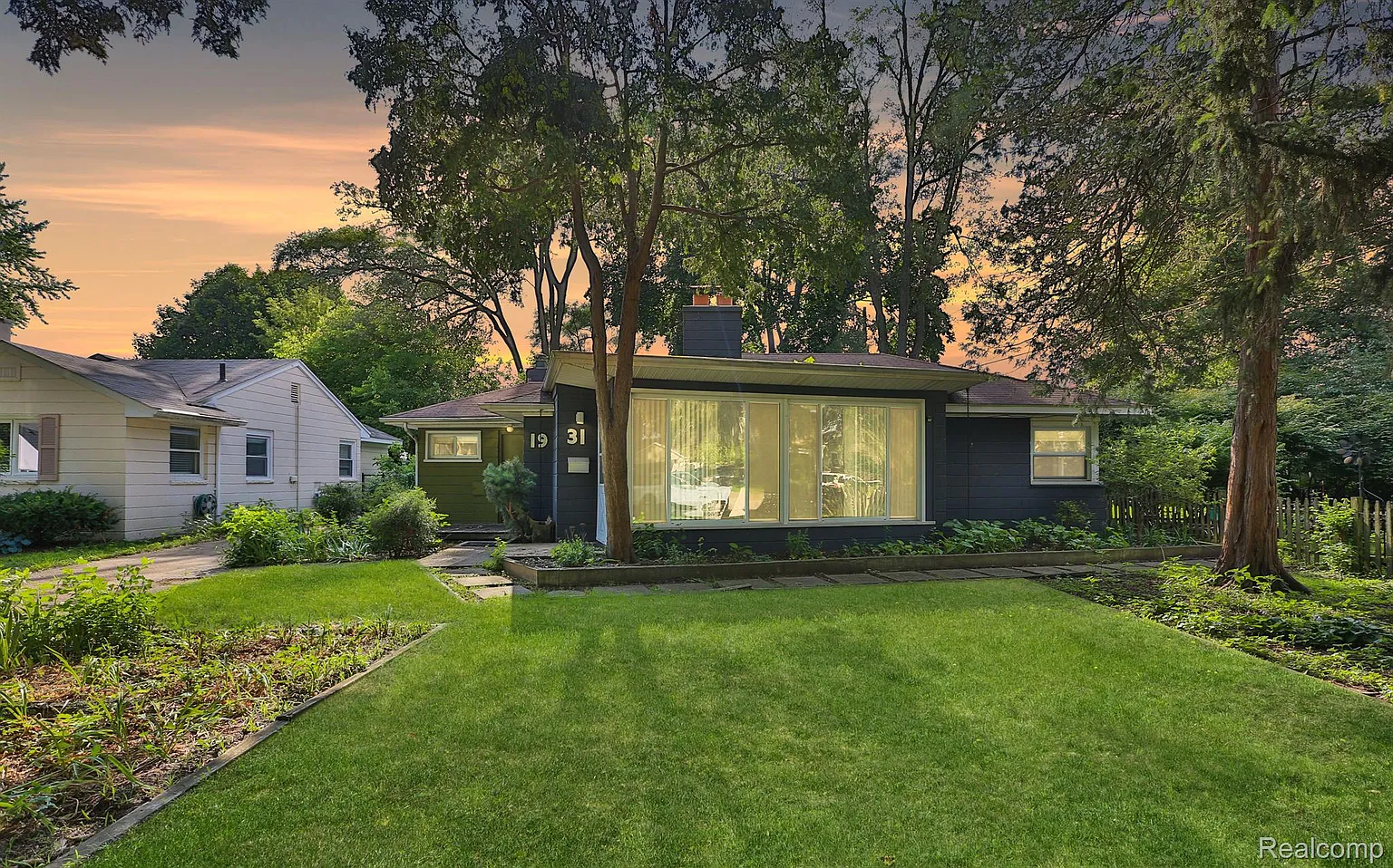 1931 Clifton Ave photo 1
