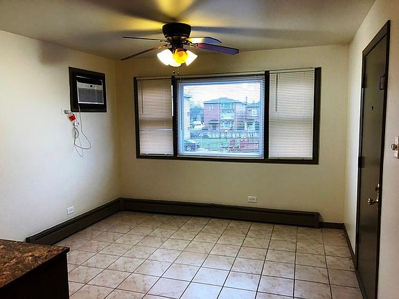 5th image of 1641 Harbor Ave APT 2