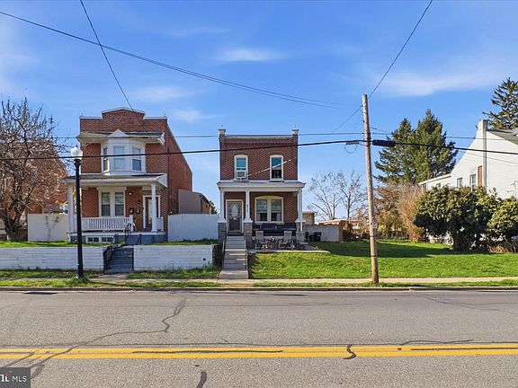 2nd image of 875 Manor St