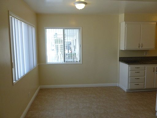5th image of 4050 W 135th St APT A