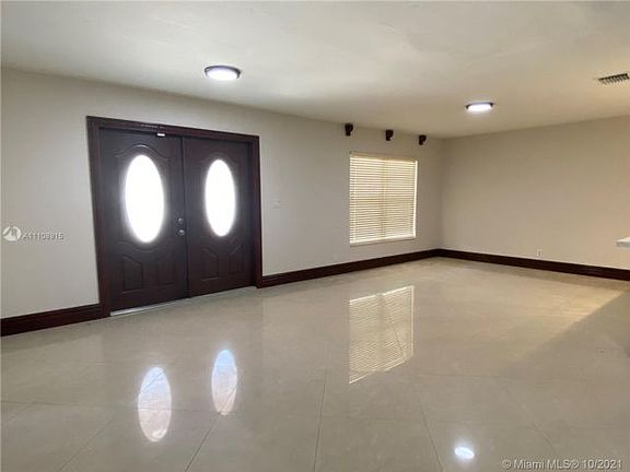2nd image of 490 S Bonaventure Blvd