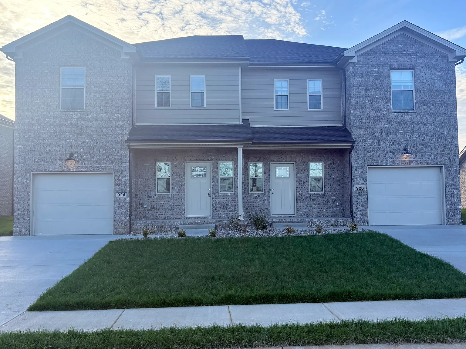 3 bed, 2.5 bath, $1,695 — Photo 1