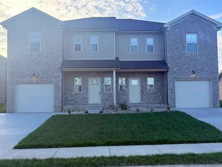 926 Rodeo Ln — Photo 1