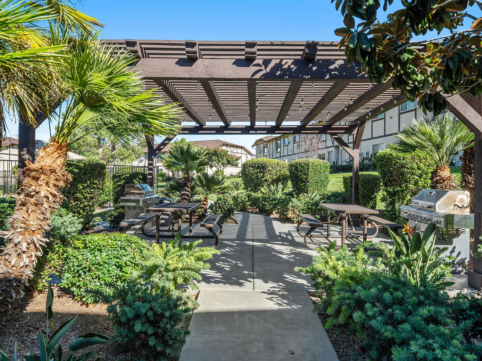Temecula Gardens Apartments — Photo 4