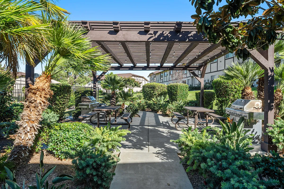 Building Photo - Temecula Gardens Apartments