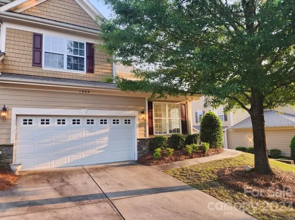 1060 Silver Gull Dr, Tega Cay, SC 29708