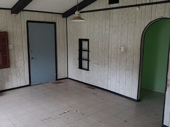 4th image of 164 Granjeno St