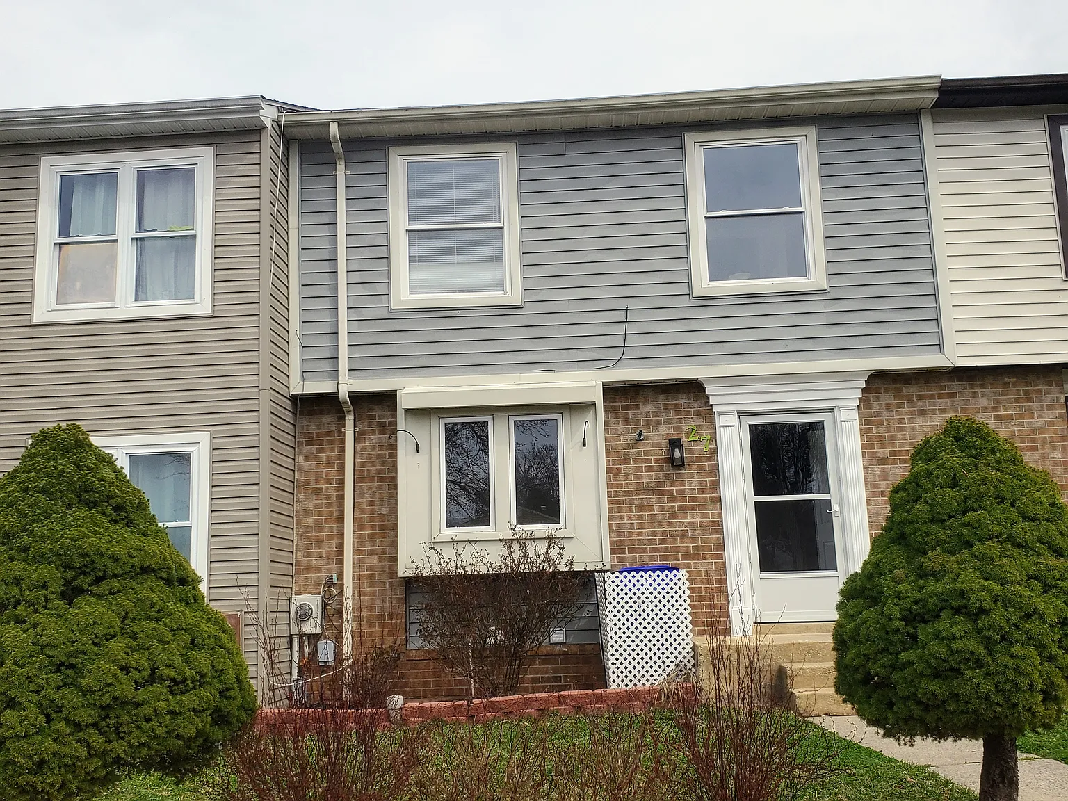 5 bed, 3.5 bath, 1992 sqft, $2,850 — Photo 2