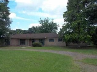 1890 Country Villa Ln, Longview, TX 75602